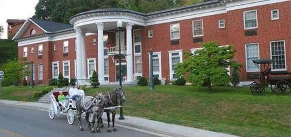 MacArthur Inn - photo 14