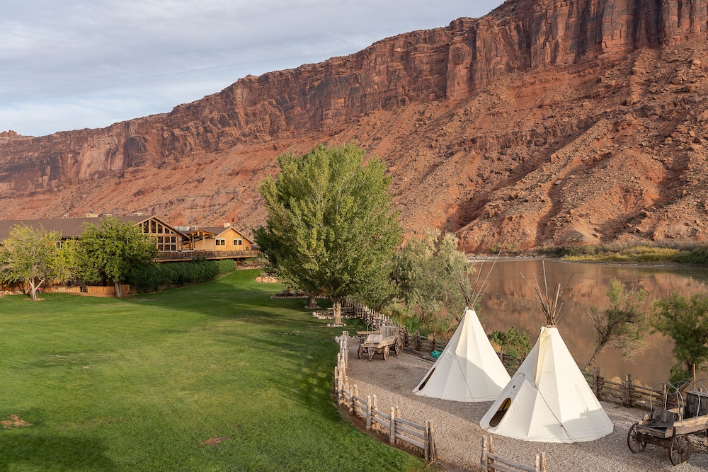 Red Cliffs Lodge - photo 100