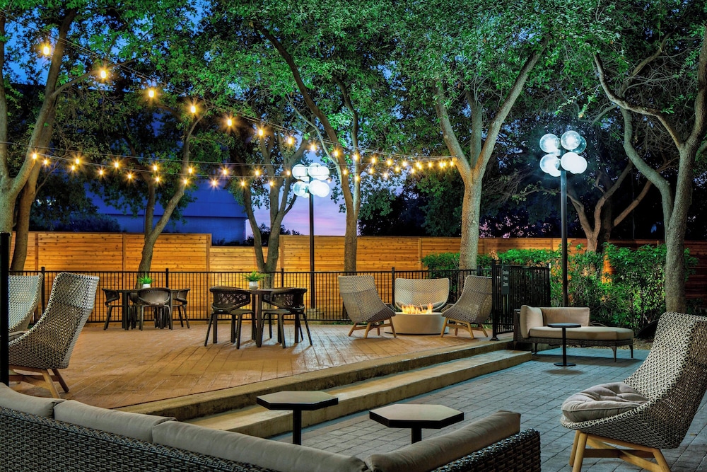 Sheraton Suites Market Center Dallas - photo 37
