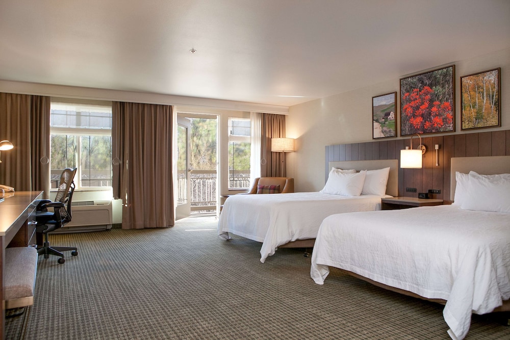 Hilton Garden Inn Boise Eagle - photo 31