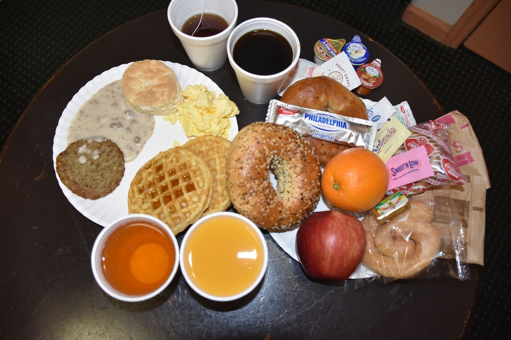 Super 8 by Wyndham Tifton - photo 44