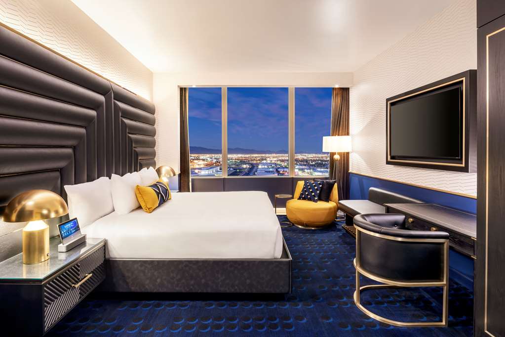 Circa Resort & Casino Adults Only - photo 7
