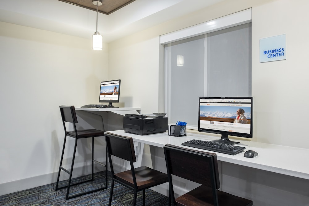 Holiday Inn Express Warrenton by IHG - photo 15