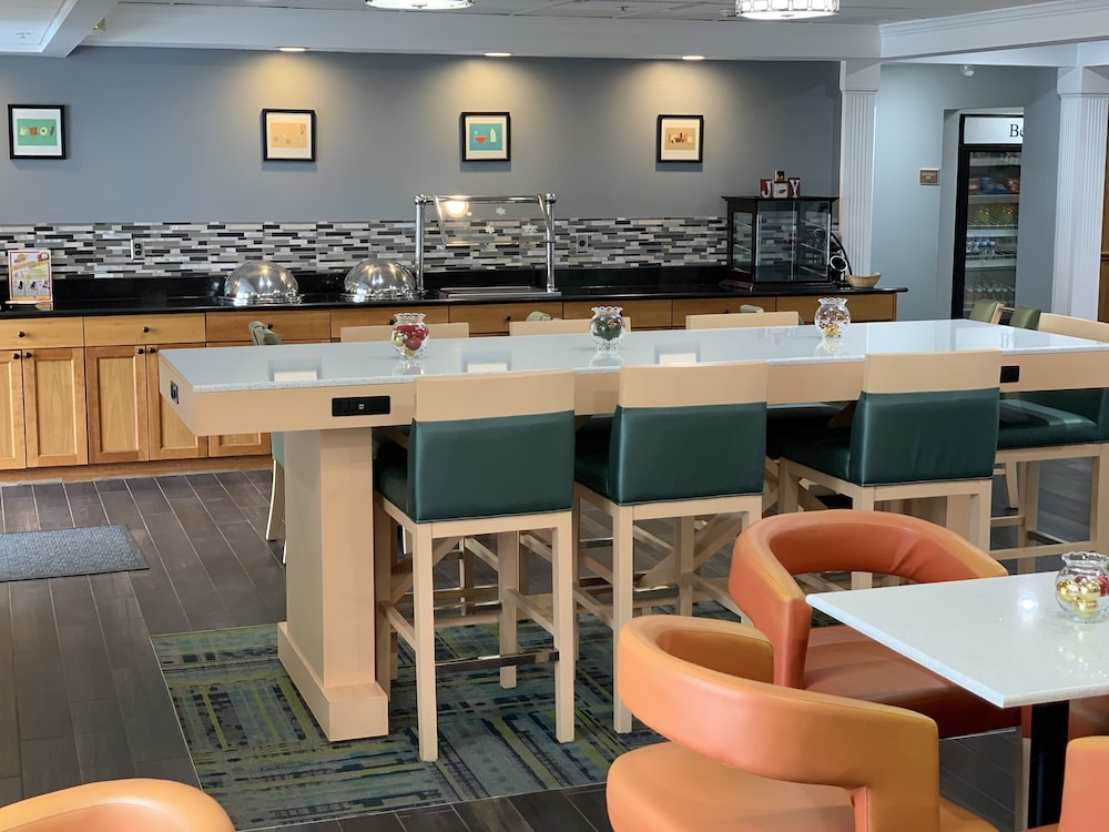 Cresthill Suites Syracuse - photo 4