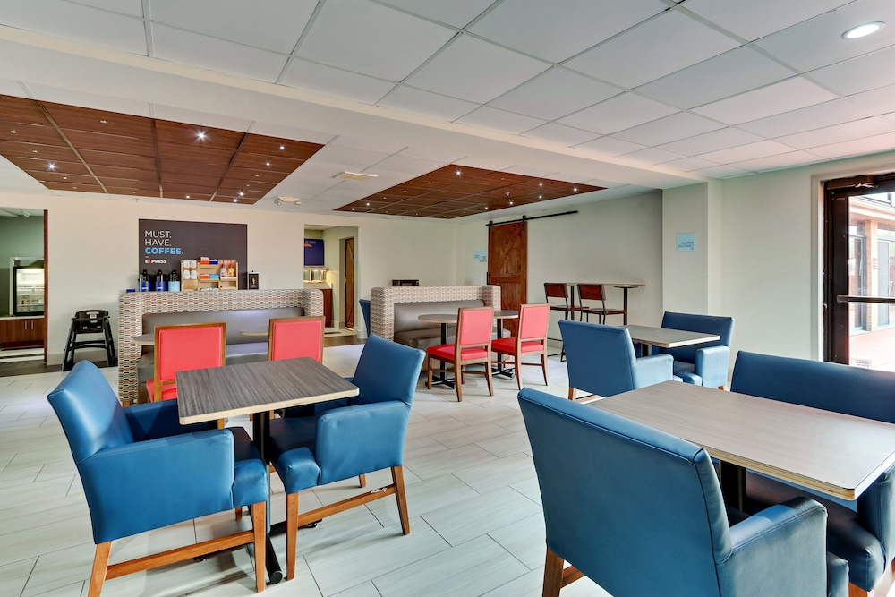 Holiday Inn Express Hotel & Suites Bad Axe by IHG - photo 52