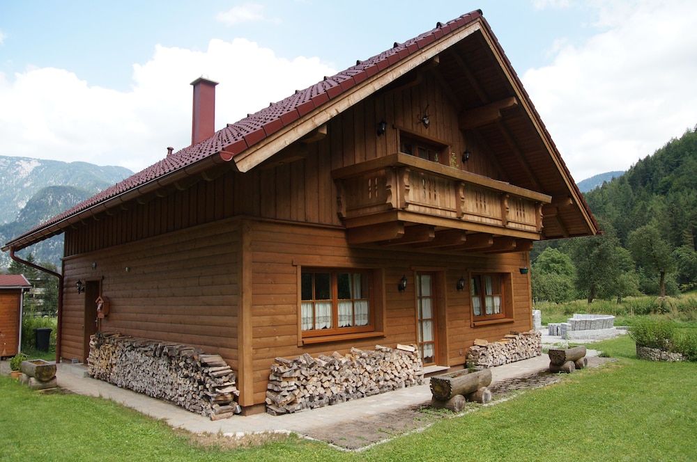 W&S Executive Apartments Hallstatt II — 4-Star Luxury Hotel in Hallstatt, Austria