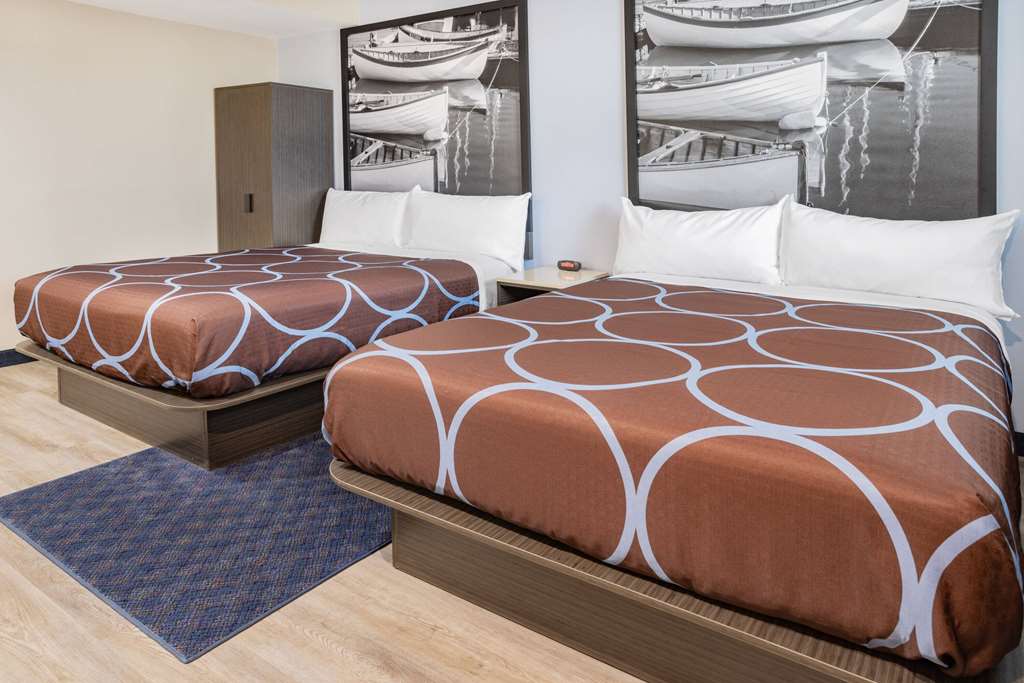 Super 8 by Wyndham Lindenhurst - photo 10
