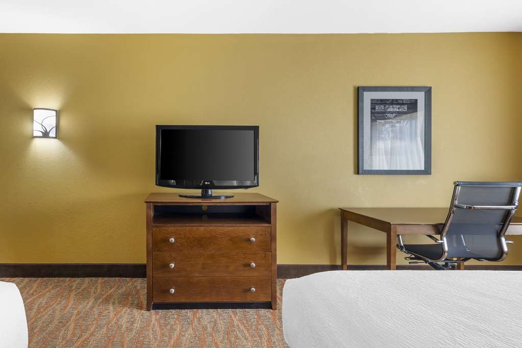 Best Western Plus Tupelo Inn & Suites - photo 19