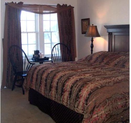 Townsend Manor Inn - photo 3