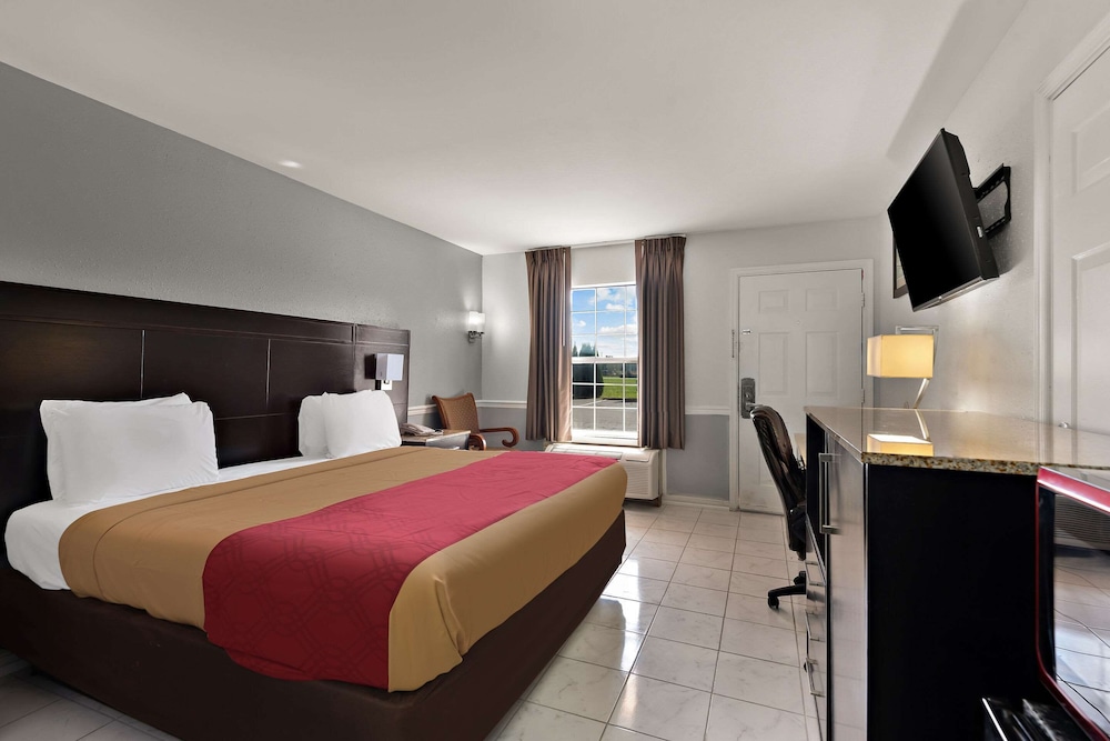 Econo Lodge Princess Anne - photo 17