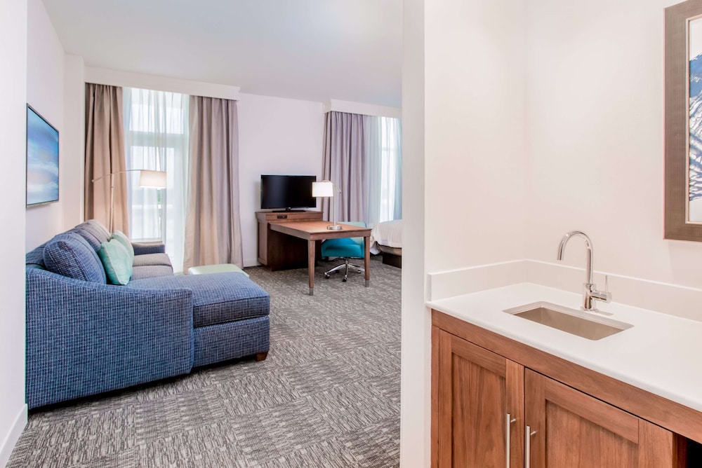 Hampton Inn & Suites Panama City Beach Beachfront - photo 39