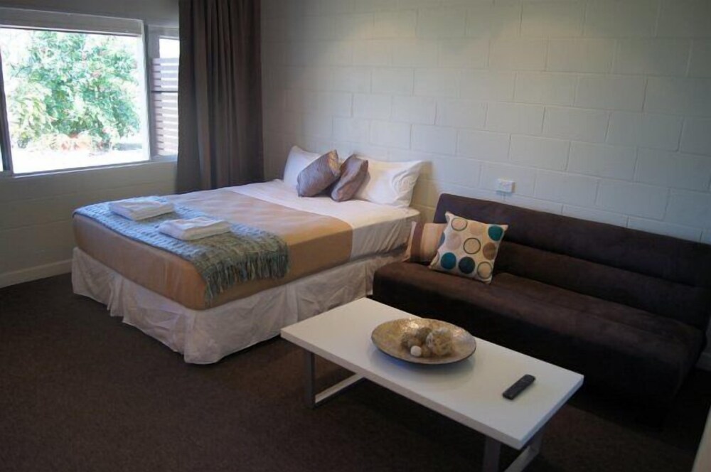Forrest Beach Hotel — Ingham — photo 3