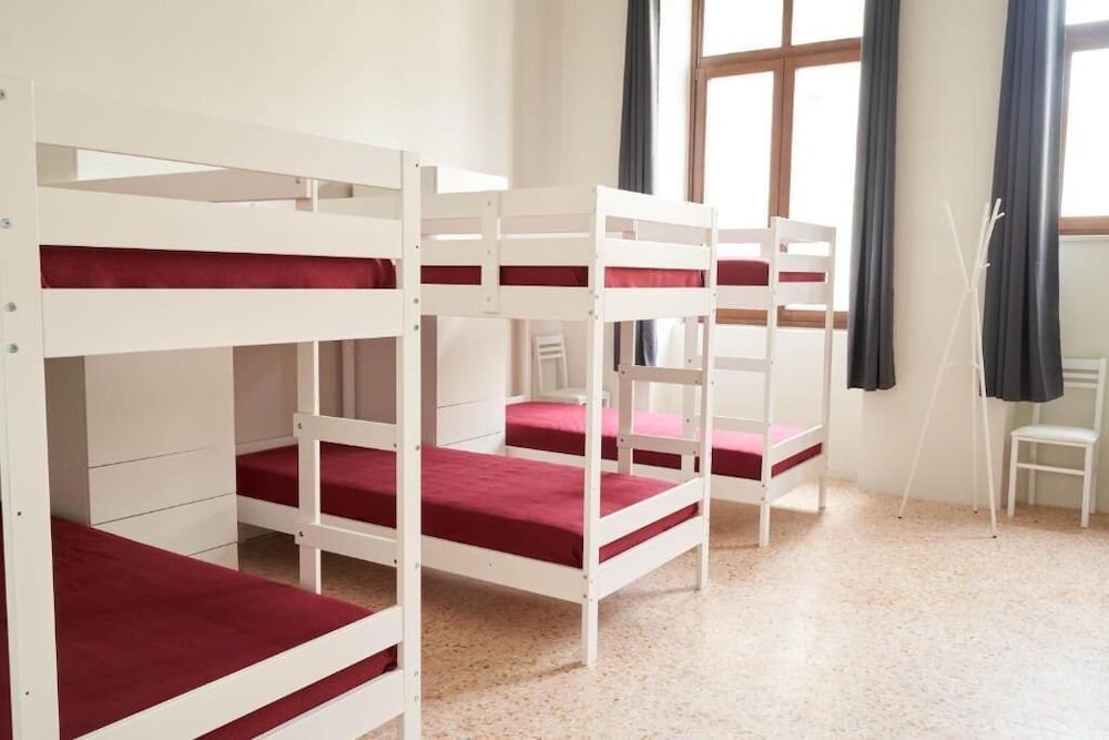 Hub Portanova - carbon neutral hotel in Trani