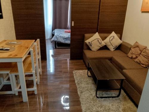 Metro Paradise 1BR Comfort Makati swim gym park 300MB 2320 — 4-Star Luxury Hotel in Manila, Philippines