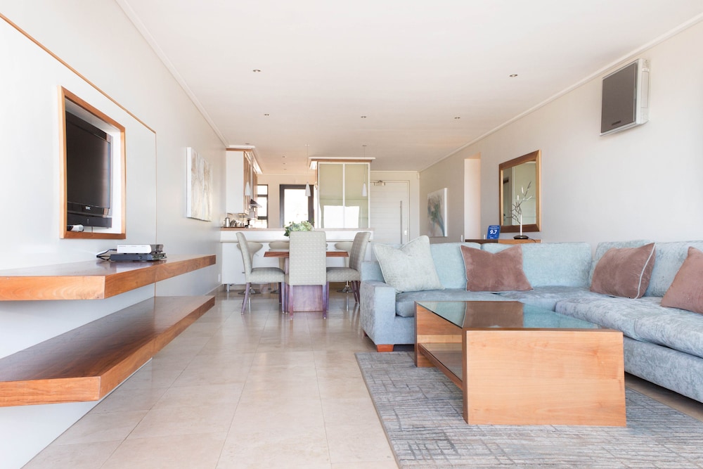 Hermanus Luxury Apartments — 4-Star Luxury Hotel in Hermanus, South Africa