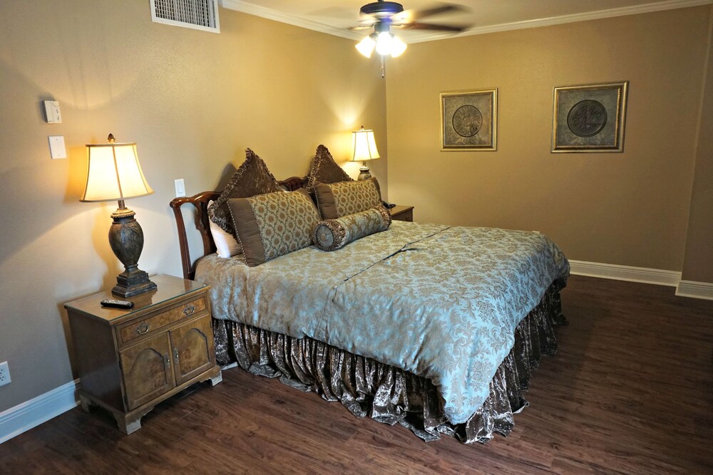 New World Inn Downtown Pensacola - photo 9