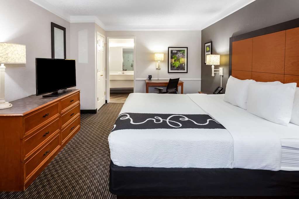 La Quinta Inn by Wyndham Laredo I 35 - photo 27