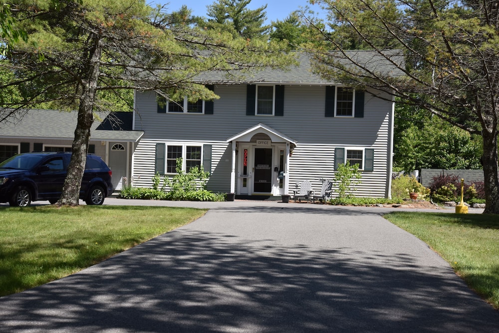 Acadia Pines Motel in Bar Harbor, United States