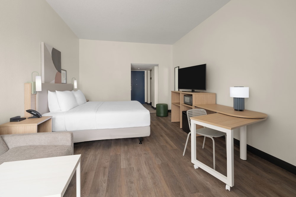 Spark by Hilton Florence North I 95 SC - photo 5