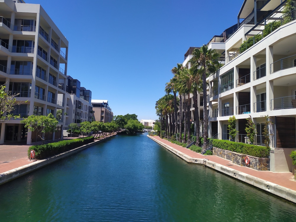 One Bedroom Apartment fully equipped Waterfront based