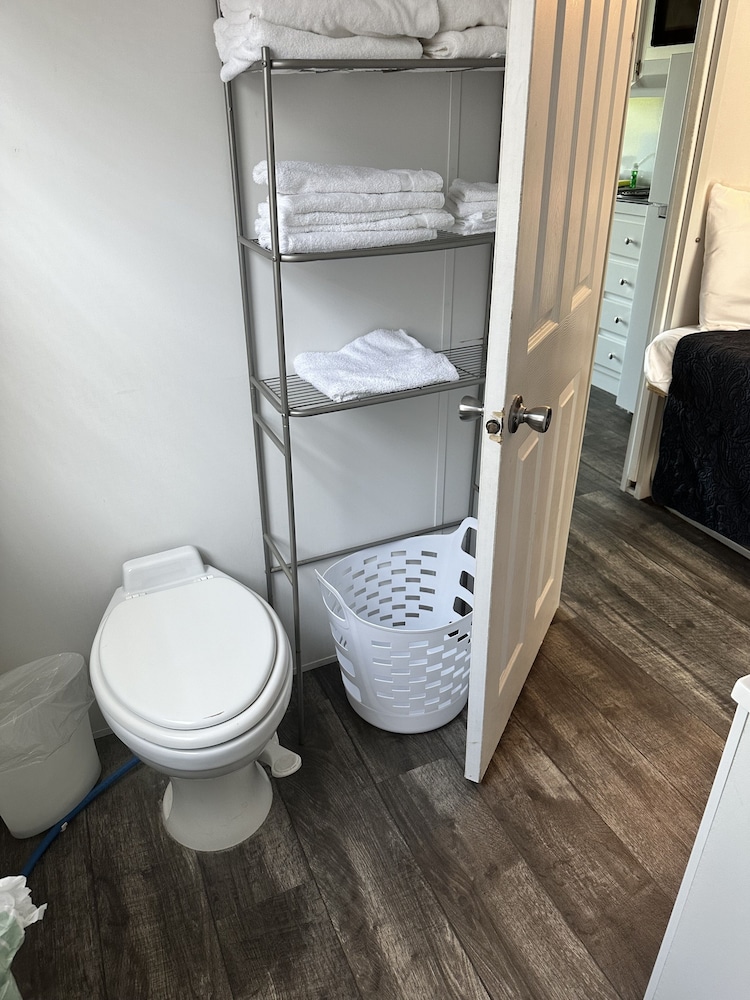 Aqua Lodges at Hurricane Hole Marina - photo 25