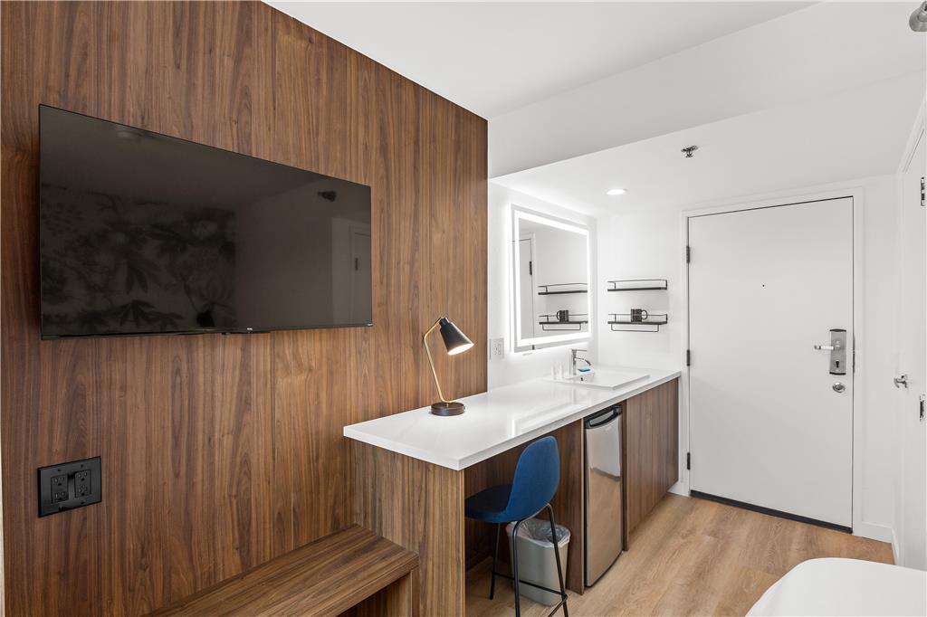 Uptown Inn by Vantaggio Limited Service Apart Hotel - photo 13