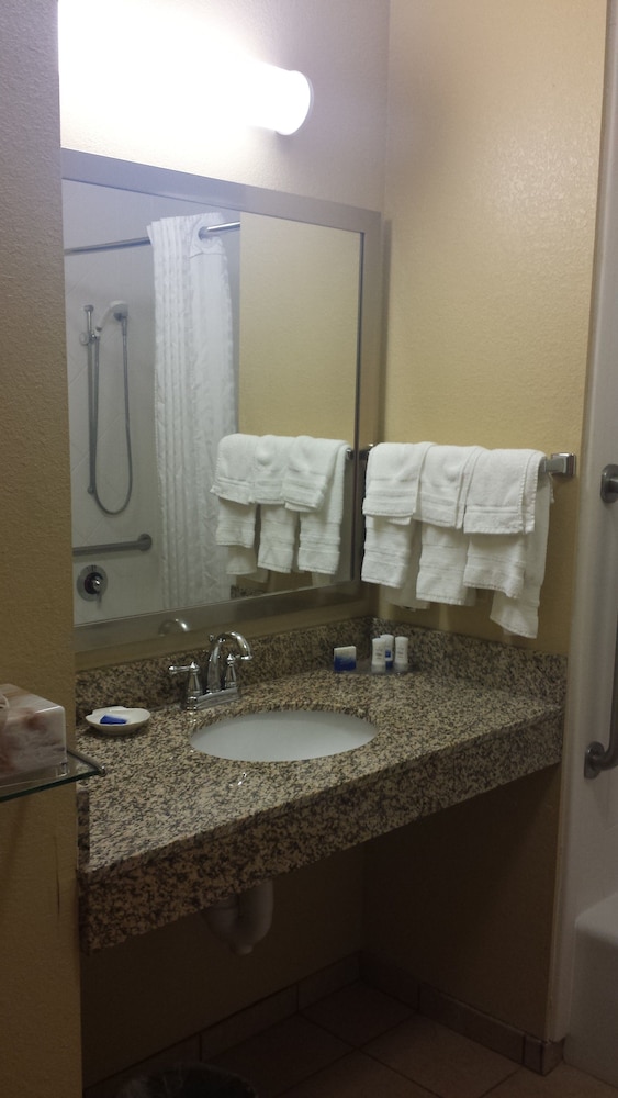 Paradise Inn & Suites - photo 14