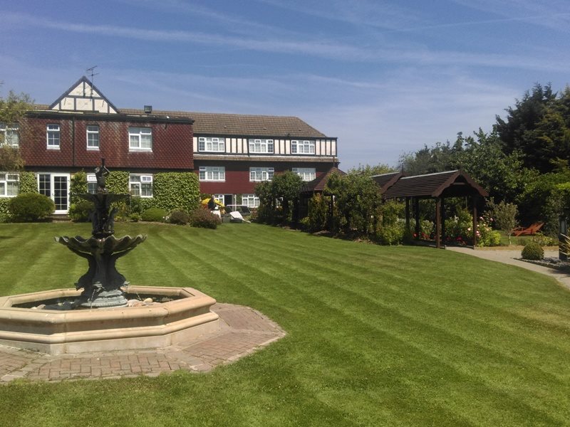 Royal Chace Hotel in Enfield Town, United Kingdom