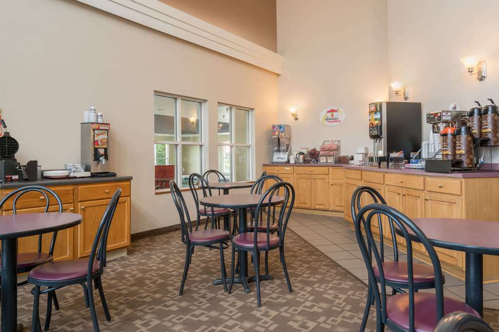 Super 8 by Wyndham Menomonie WI - photo 16