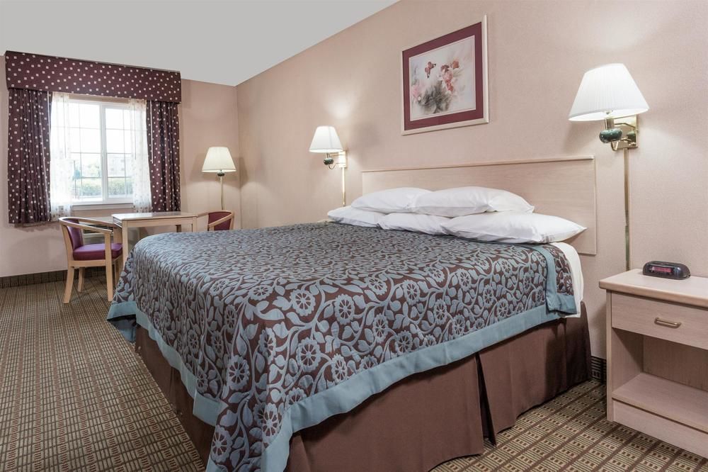 Days Inn Portland Central - photo 11