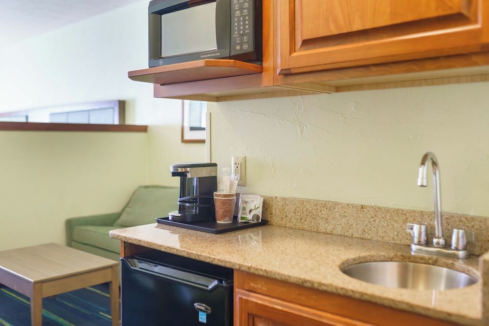 Triple Play Resort Hotel & Suites - photo 21