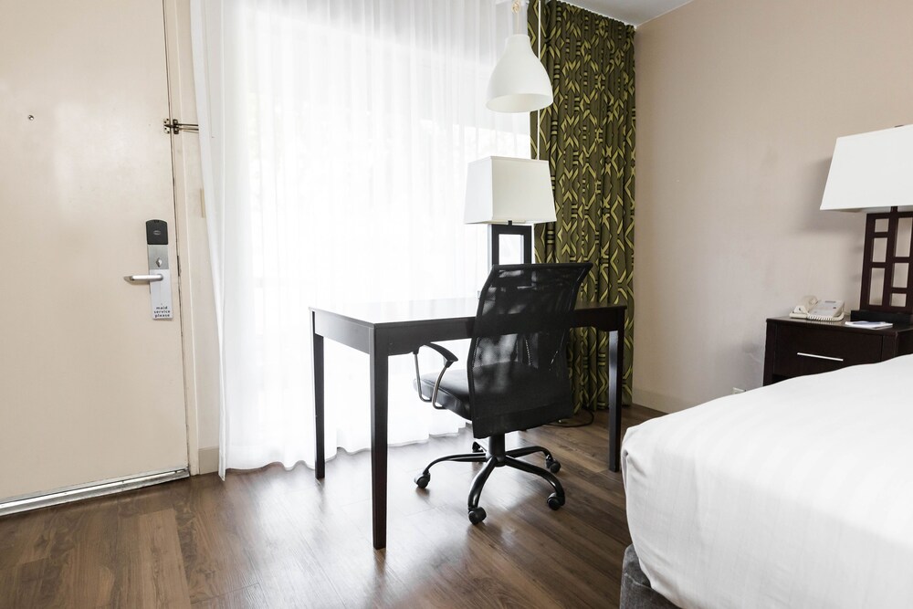 Vagabond Inn Oxnard - photo 10