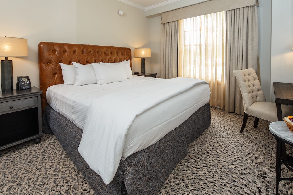 The Tidewater Inn - photo 7