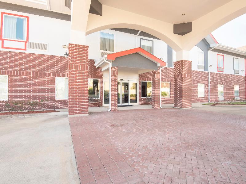 OYO Townhouse Clute Lake Jackson - photo 5
