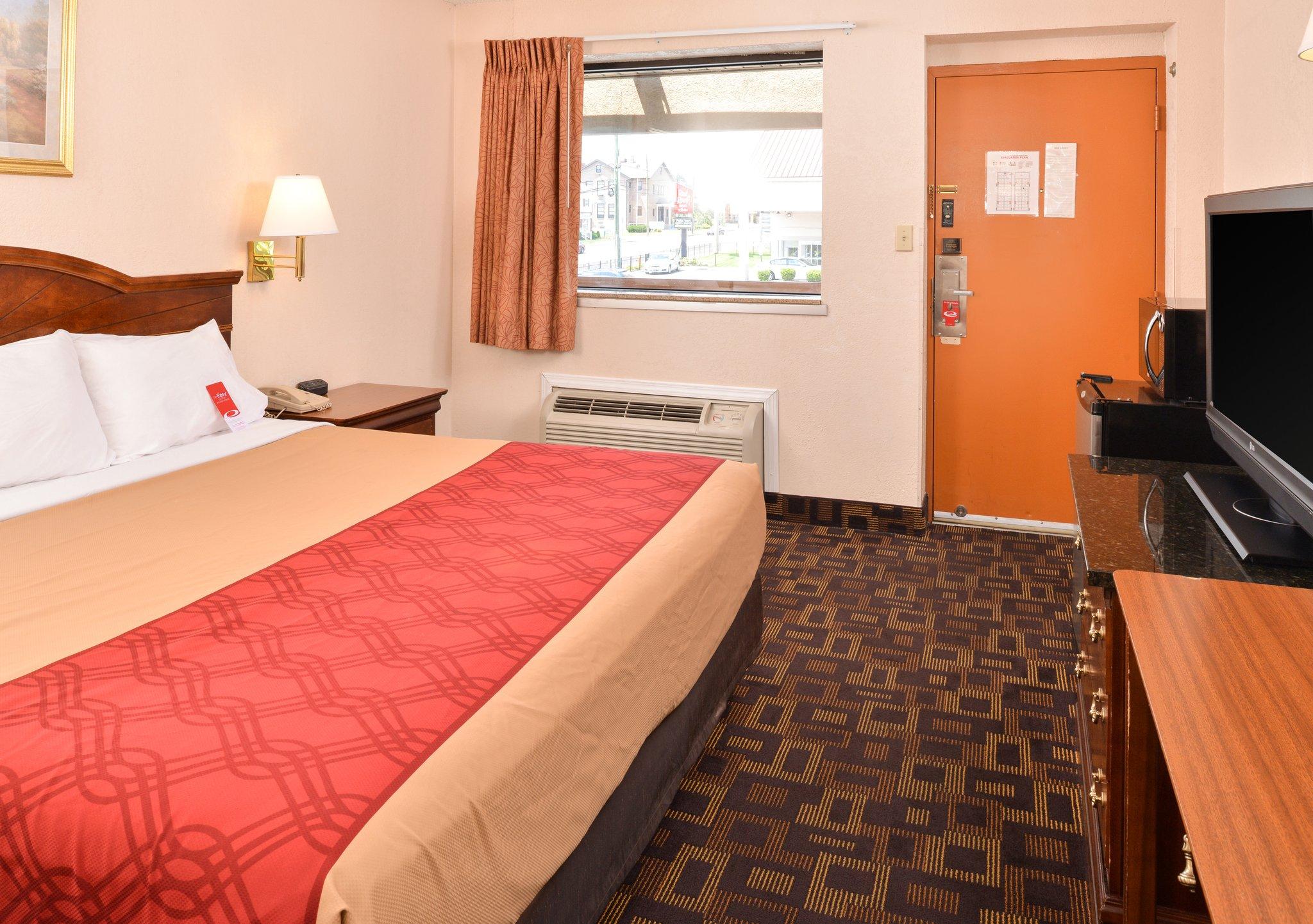 Econo Lodge Bellmawr - photo 13