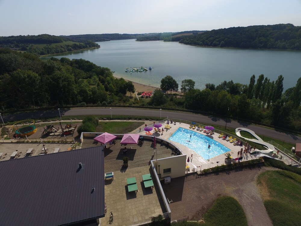 Camping Lac de Liez — 5-Star Luxury Hotel in Langres, France
