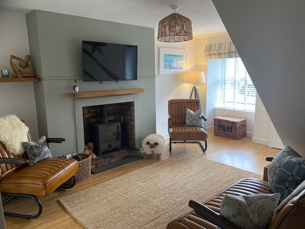 Anglesey Retreat 2 Beds Sleeps 3 Parking in Gaerwen, United Kingdom