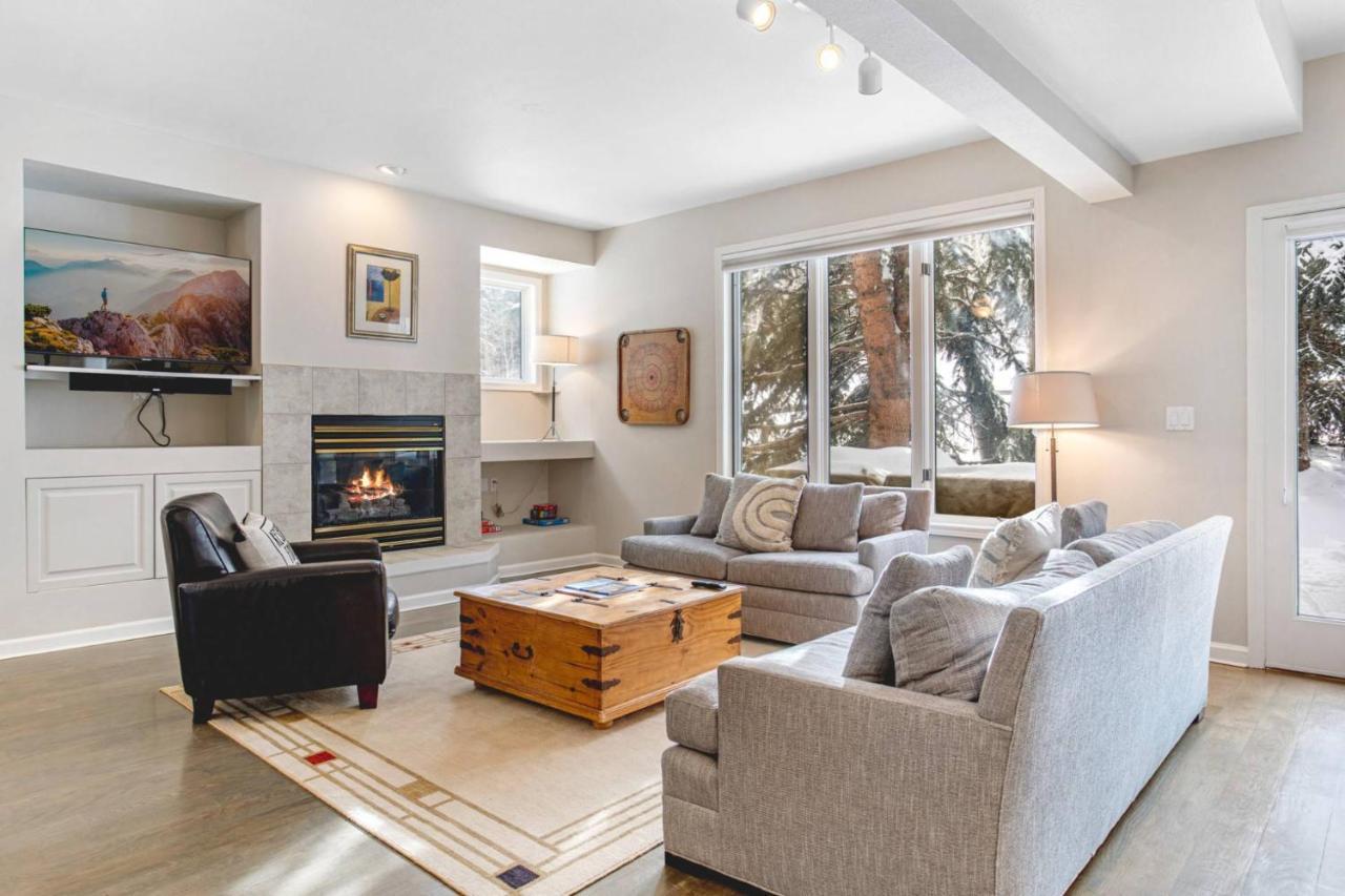 Pinewoods 25 in Avon, United States