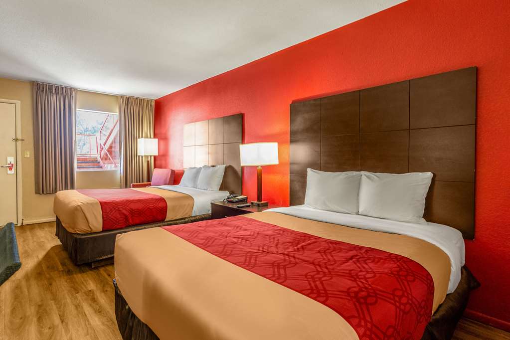 Econo Lodge Meridian South - photo 9