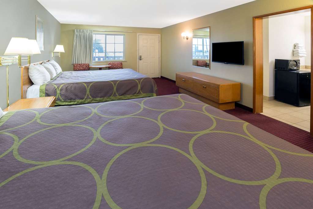 Super 8 by Wyndham Crescent City - featured photo