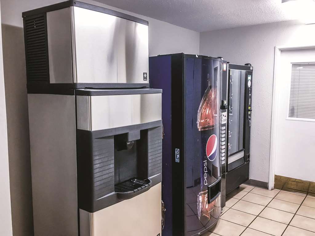 La Quinta Inn by Wyndham Moline Airport - photo 29