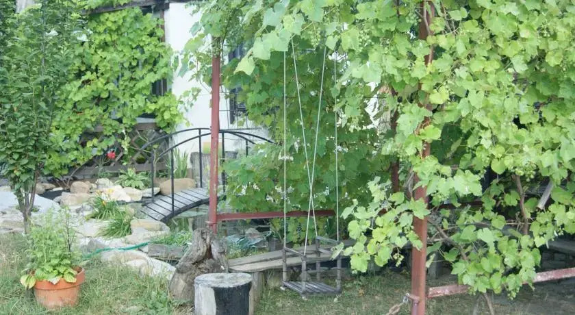 Persikovaja Poljana in Arkhipo-Osipovka, Russia