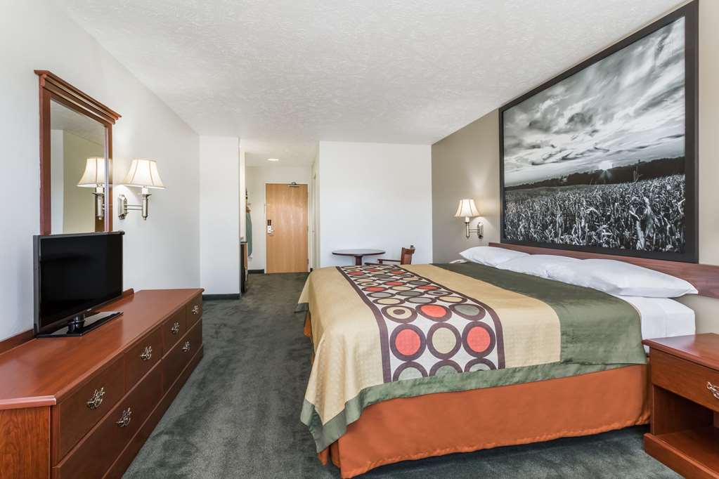 Super 8 by Wyndham Alma - photo 4