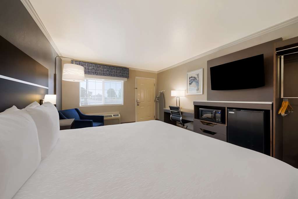 Best Western Inn & Suites Lemoore - photo 24