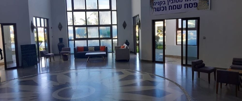 Nyali Beachfront Apartments Baobab waves