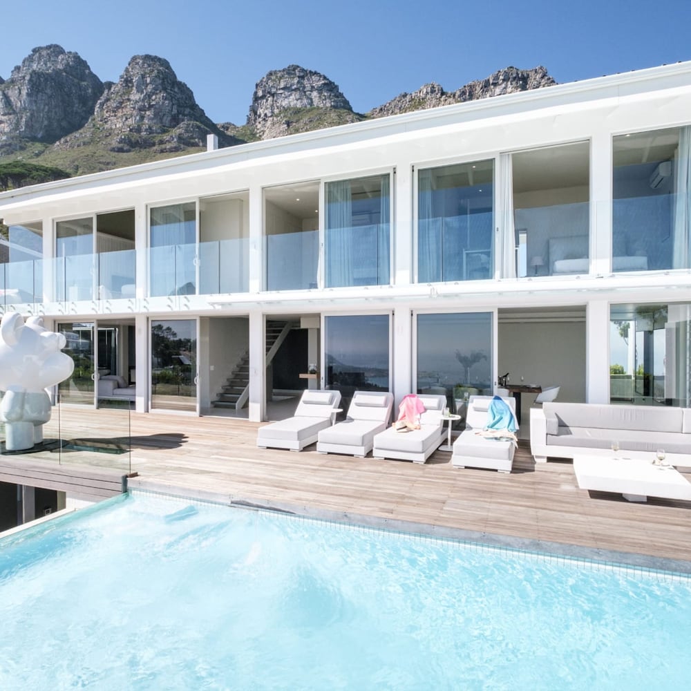The Falcon — 4-Star Luxury Hotel in Cape Town, South Africa