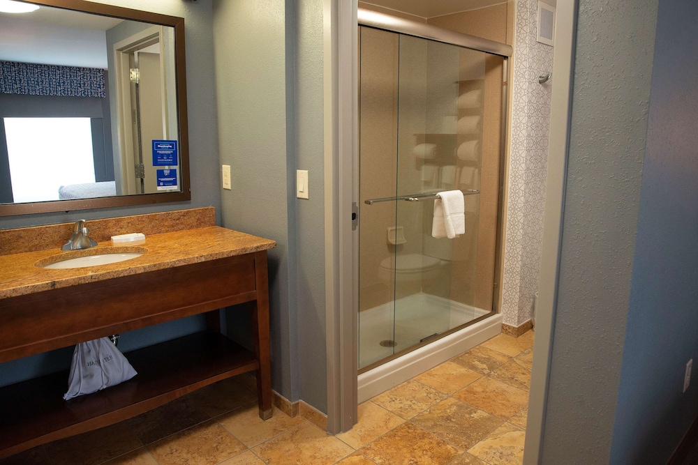 Hampton Inn & Suites Jacksonville - photo 37