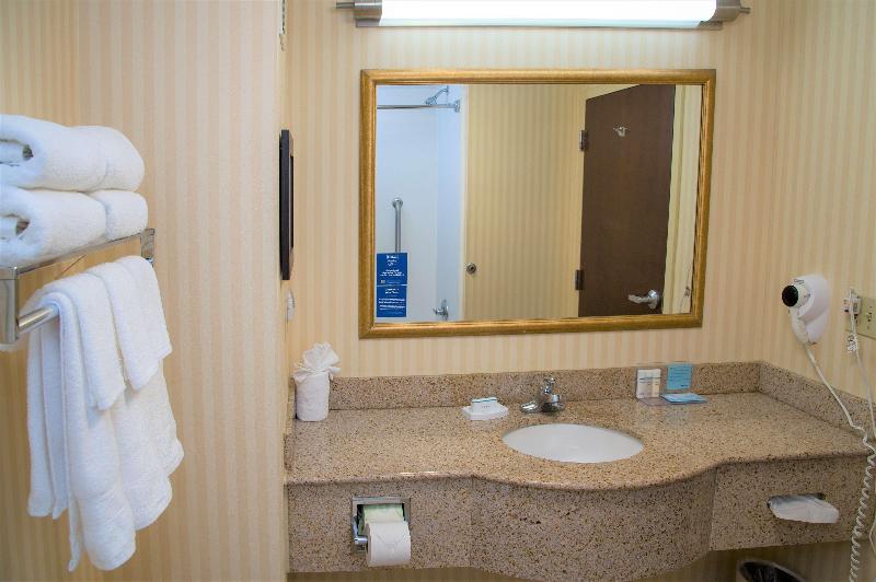 Hampton Inn Lewisburg - photo 23