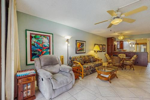 Paradise Found at White Sands Village 105 — 4-Star Luxury Hotel in Kailua-Kona, United States