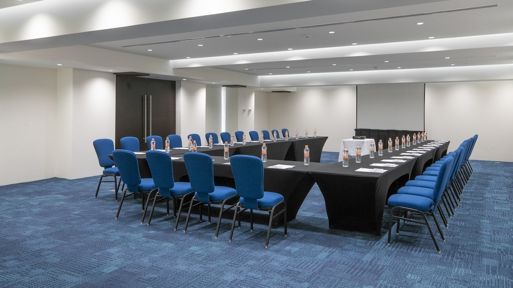 Holiday Inn Express Mexico Aeropuerto by IHG